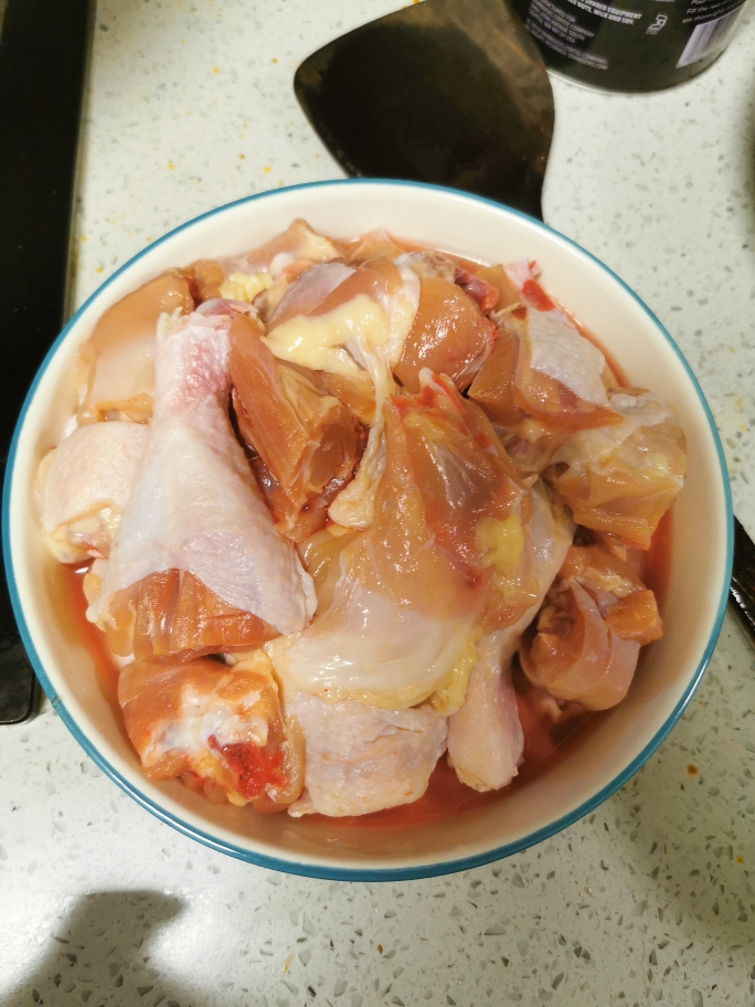 鲜嫩的香菇炒仔鸡的做法 步骤1