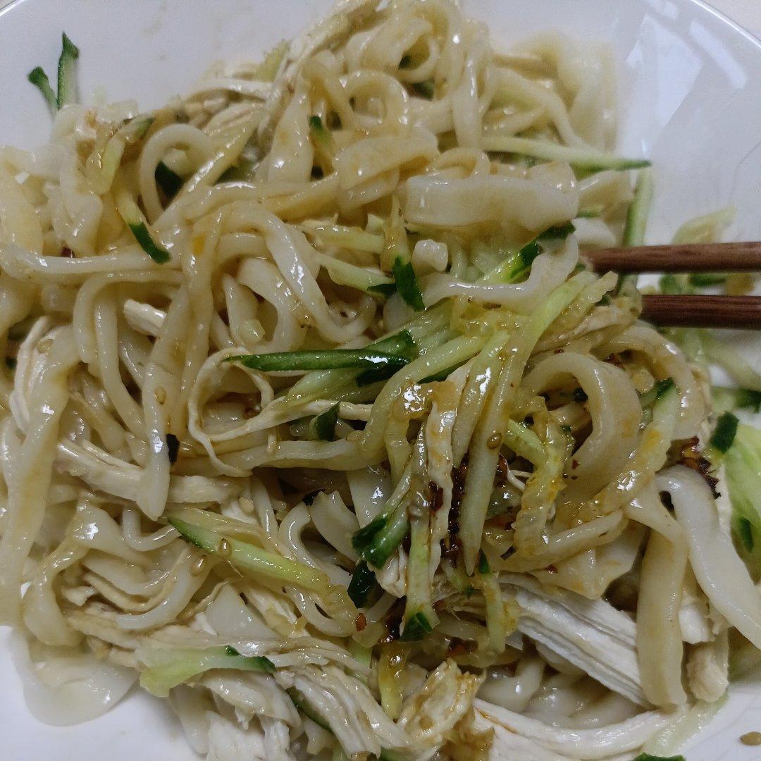 🥒鸡丝凉面