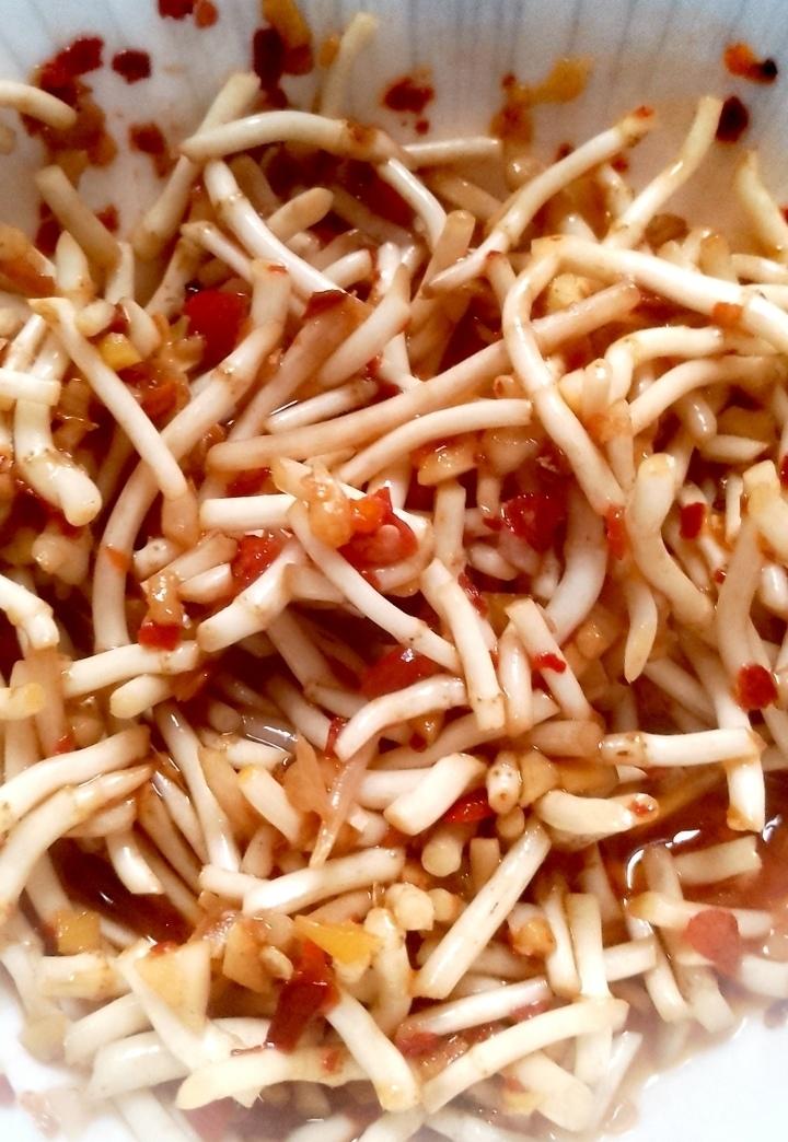 凉拌折耳根/鱼腥草