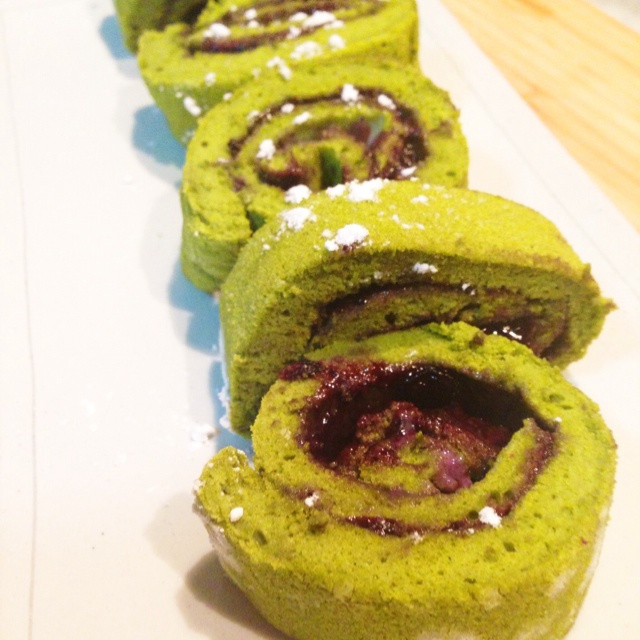 抹茶戚风蛋糕卷