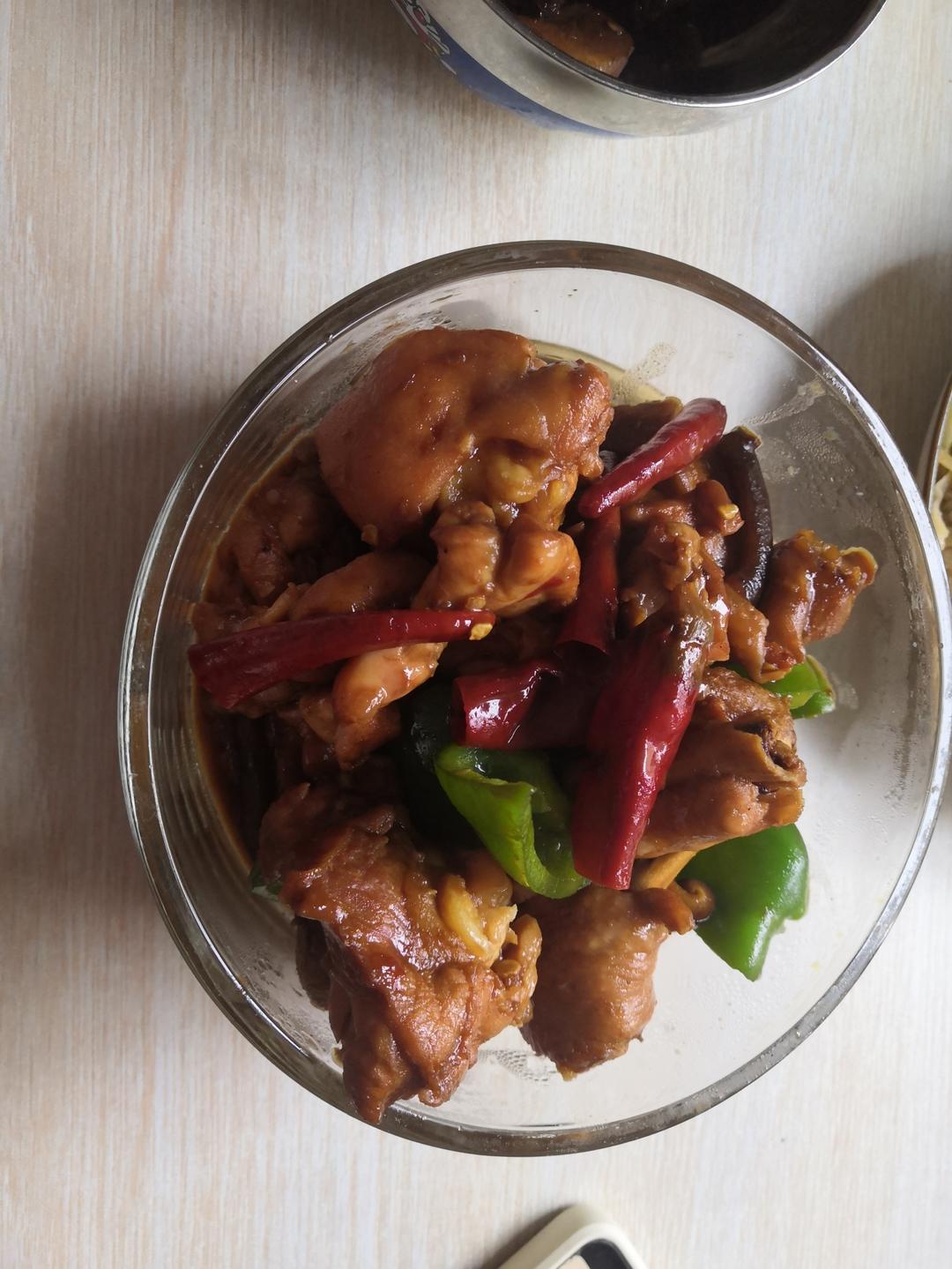 好吃到原地爆炸的黄焖鸡