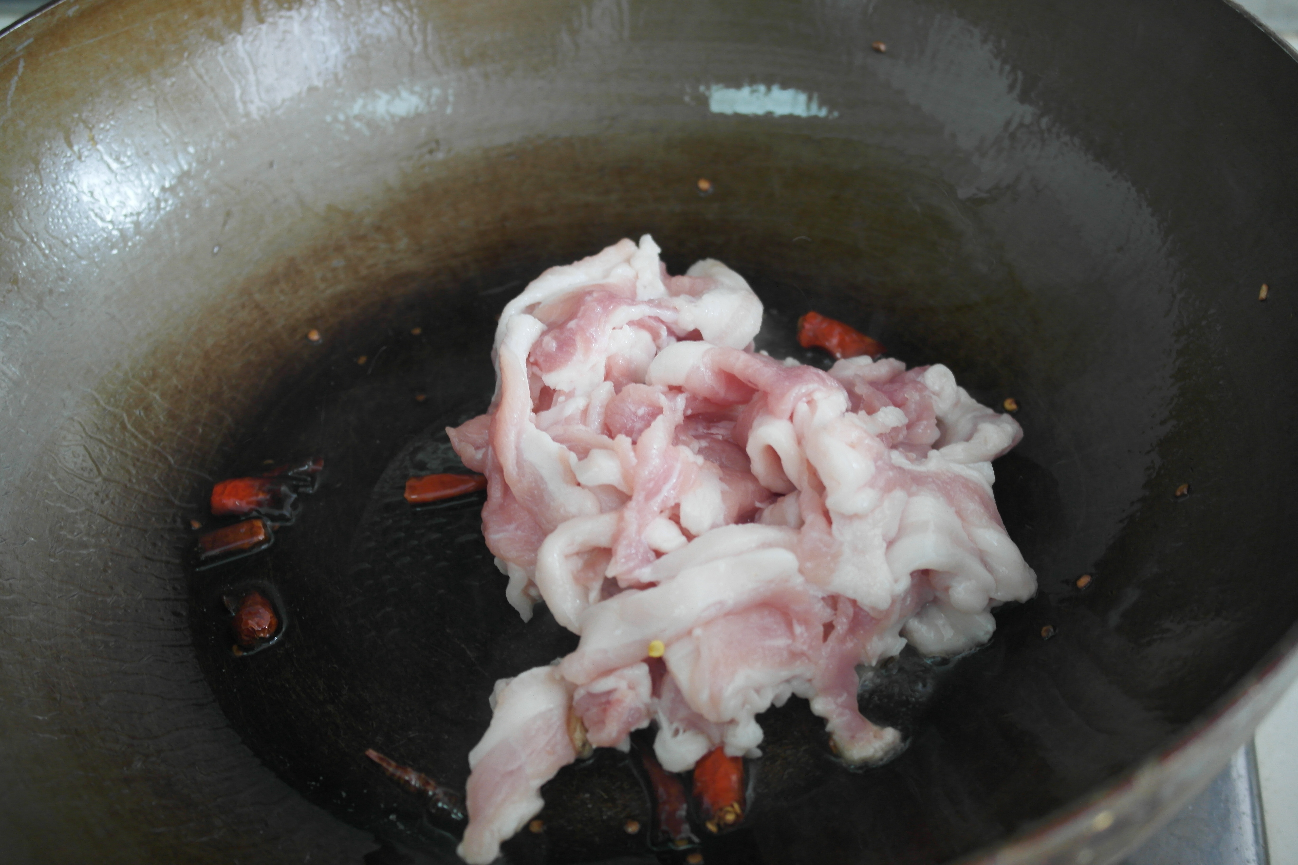 蒜薹炒肉片的做法 步骤2
