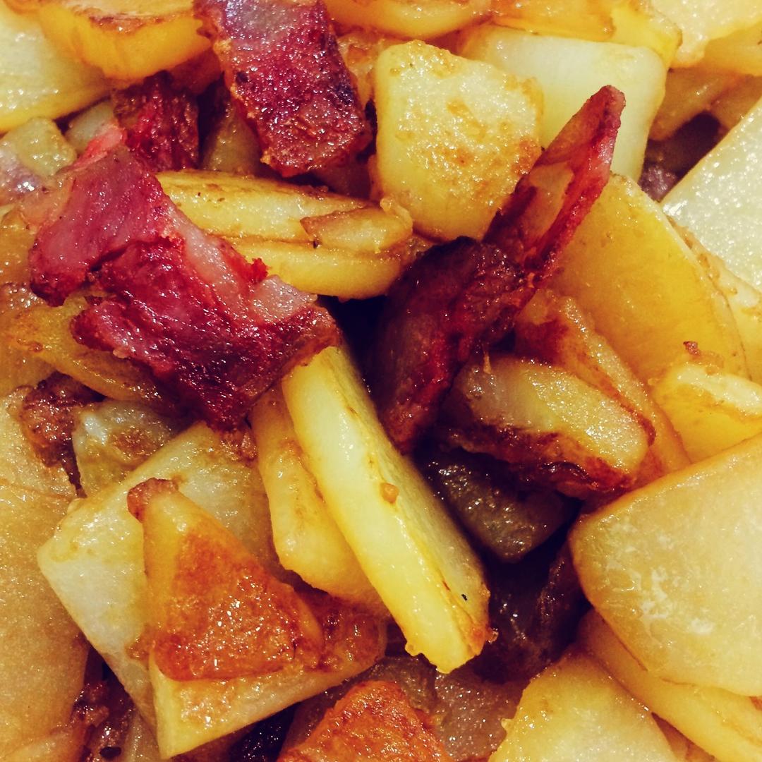 小默叨做的土豆片炒香肠