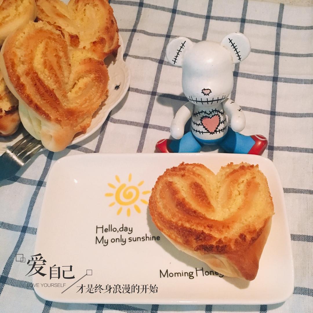 心形椰蓉面包-满满的都是爱