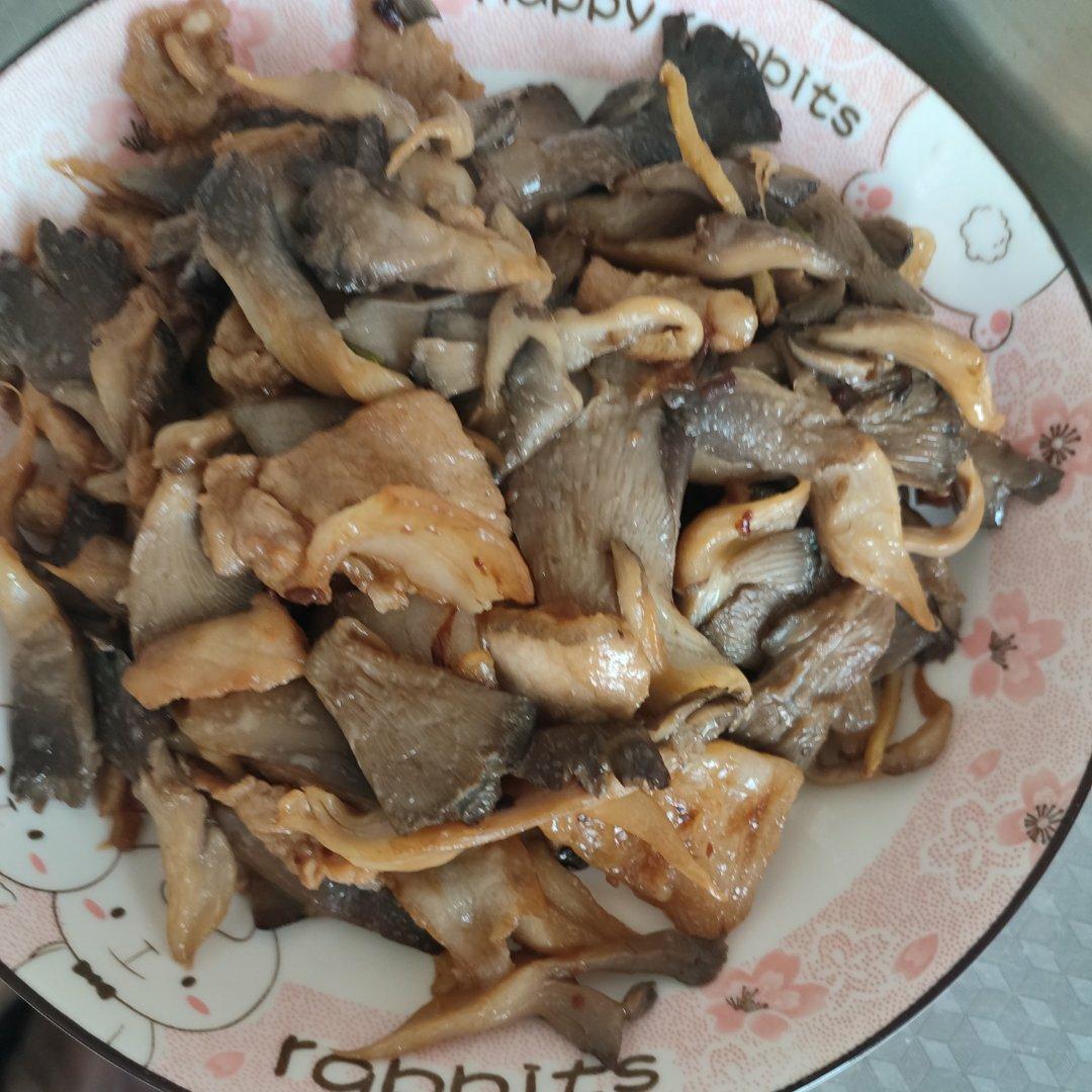 蘑菇炒肉