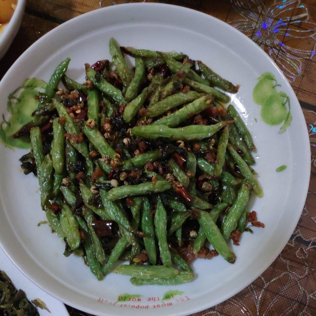 厨师长教你：“干煸四季豆”的正宗做法，先收藏了