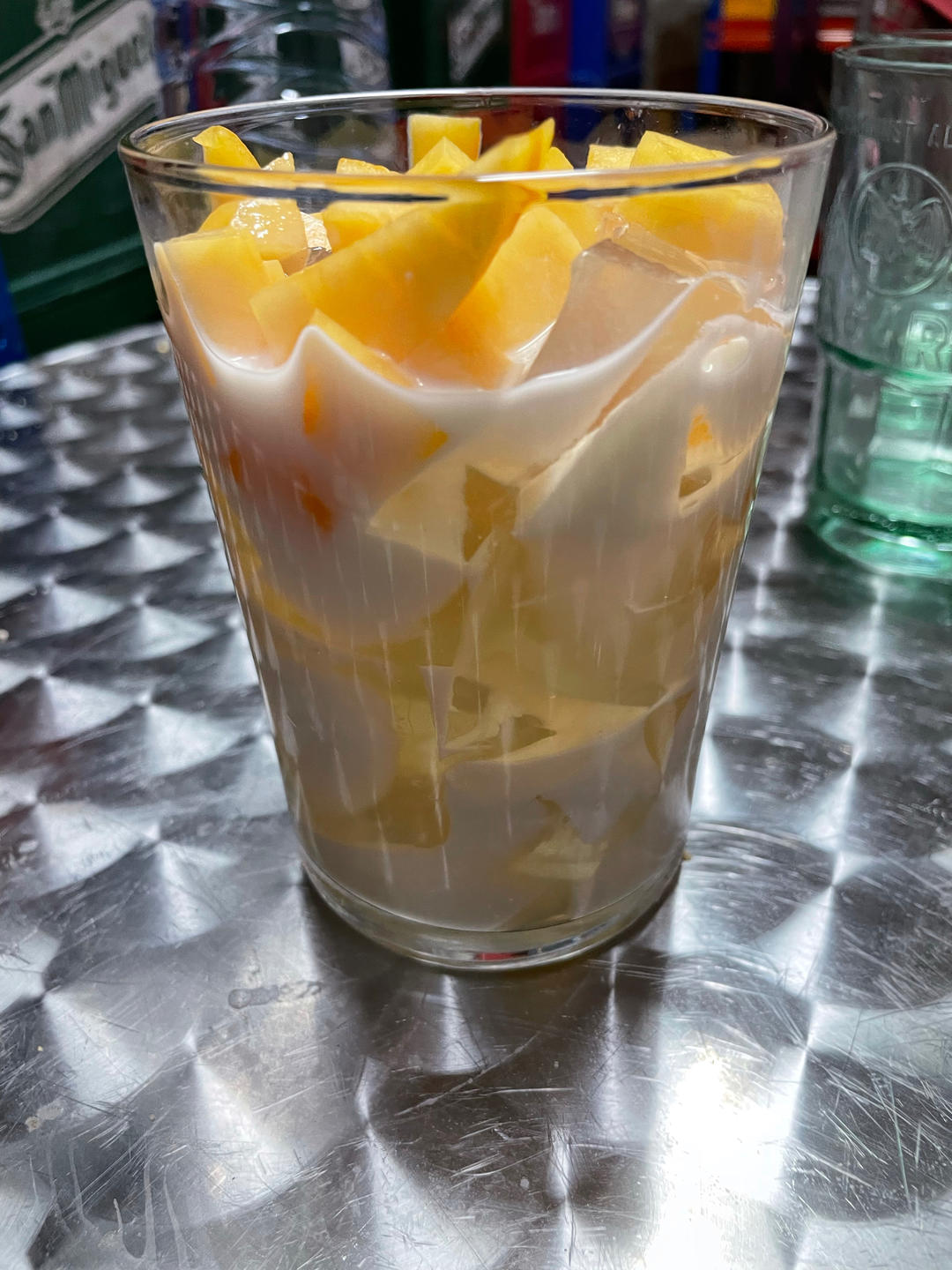 夏日特饮—5款可以吸的水果冻撞奶，白凉粉的N种可能