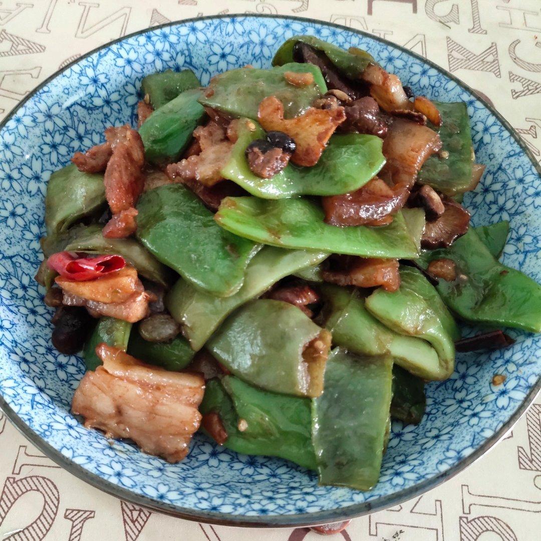 五花肉炖东北油豆角，秋季限定美味～