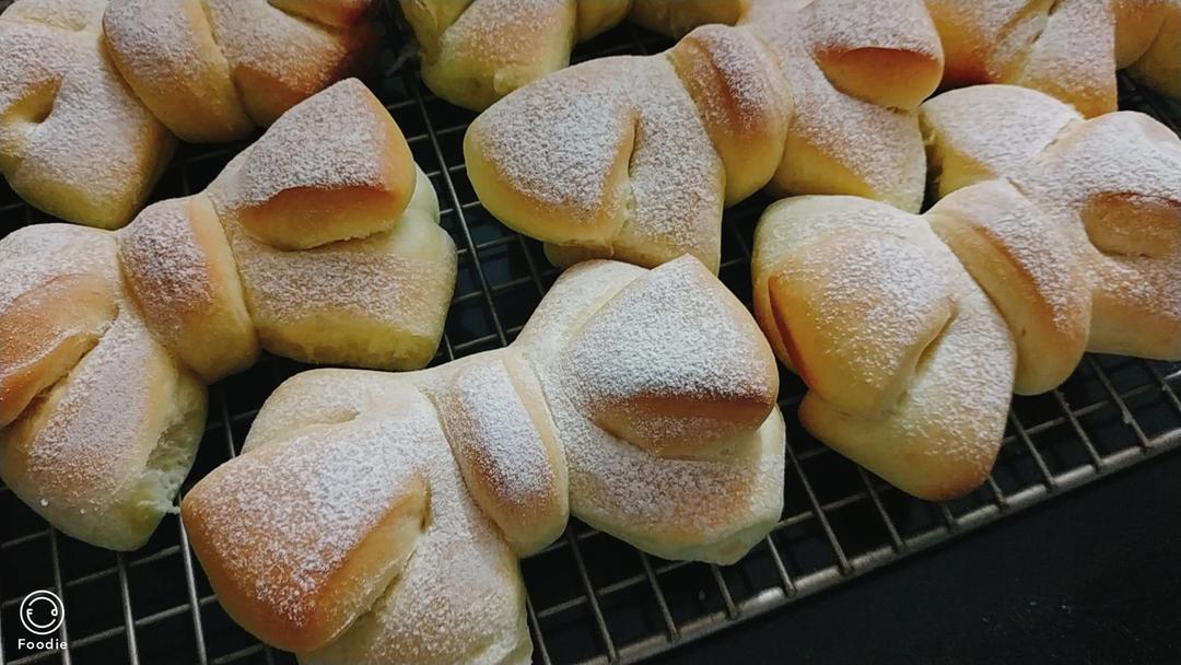 满满少女心的蝴蝶结🎀面包