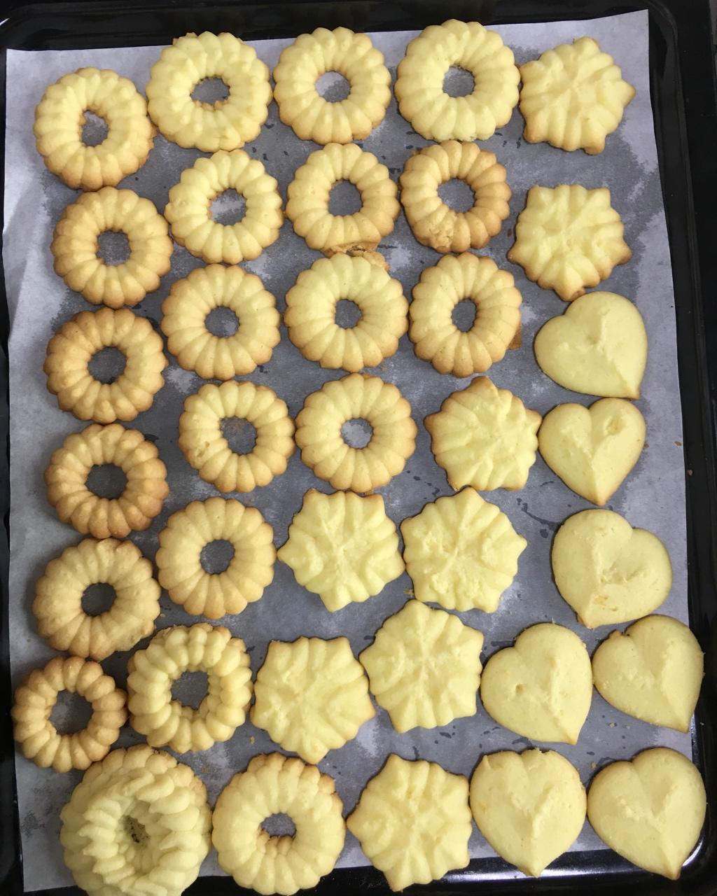 爱吃柚子的噗桑y做的原味黄油曲奇饼干