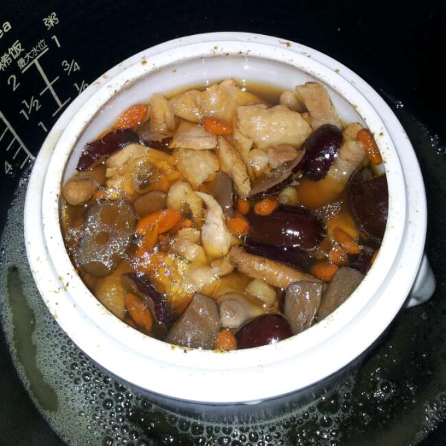 黄芪党参当归炖鸡汤