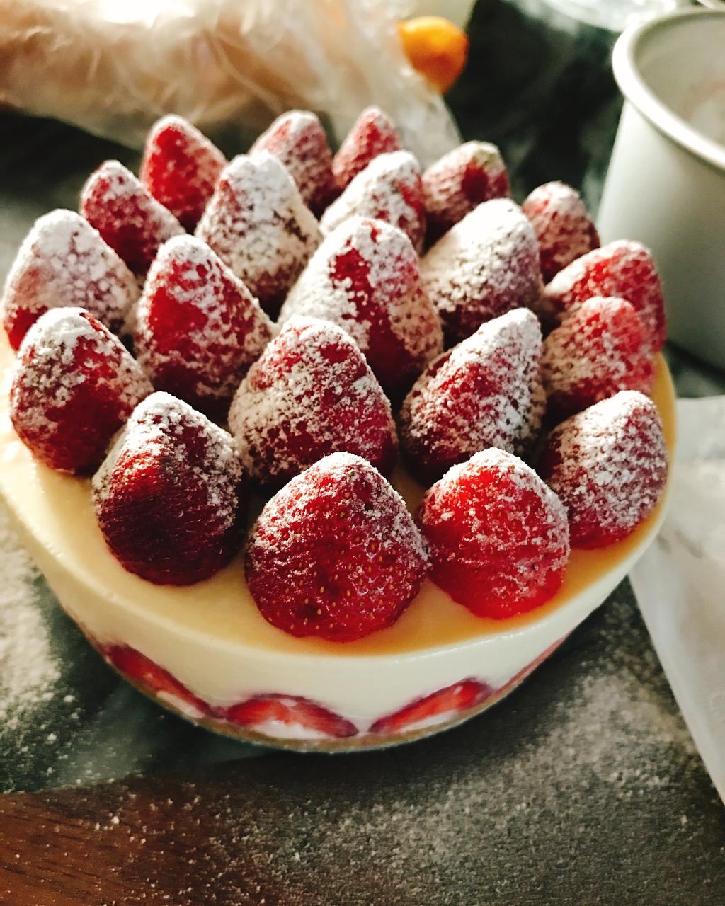 超简单的草莓芝士蛋糕