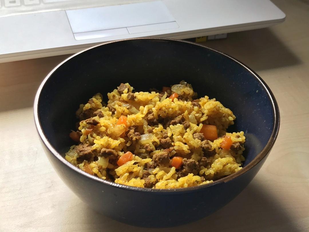 喷香一锅出咖喱牛肉抓饭