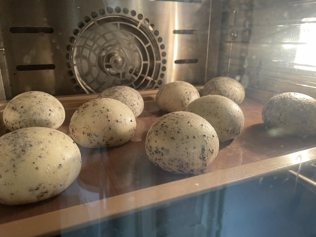 双倍黑芝麻餐包