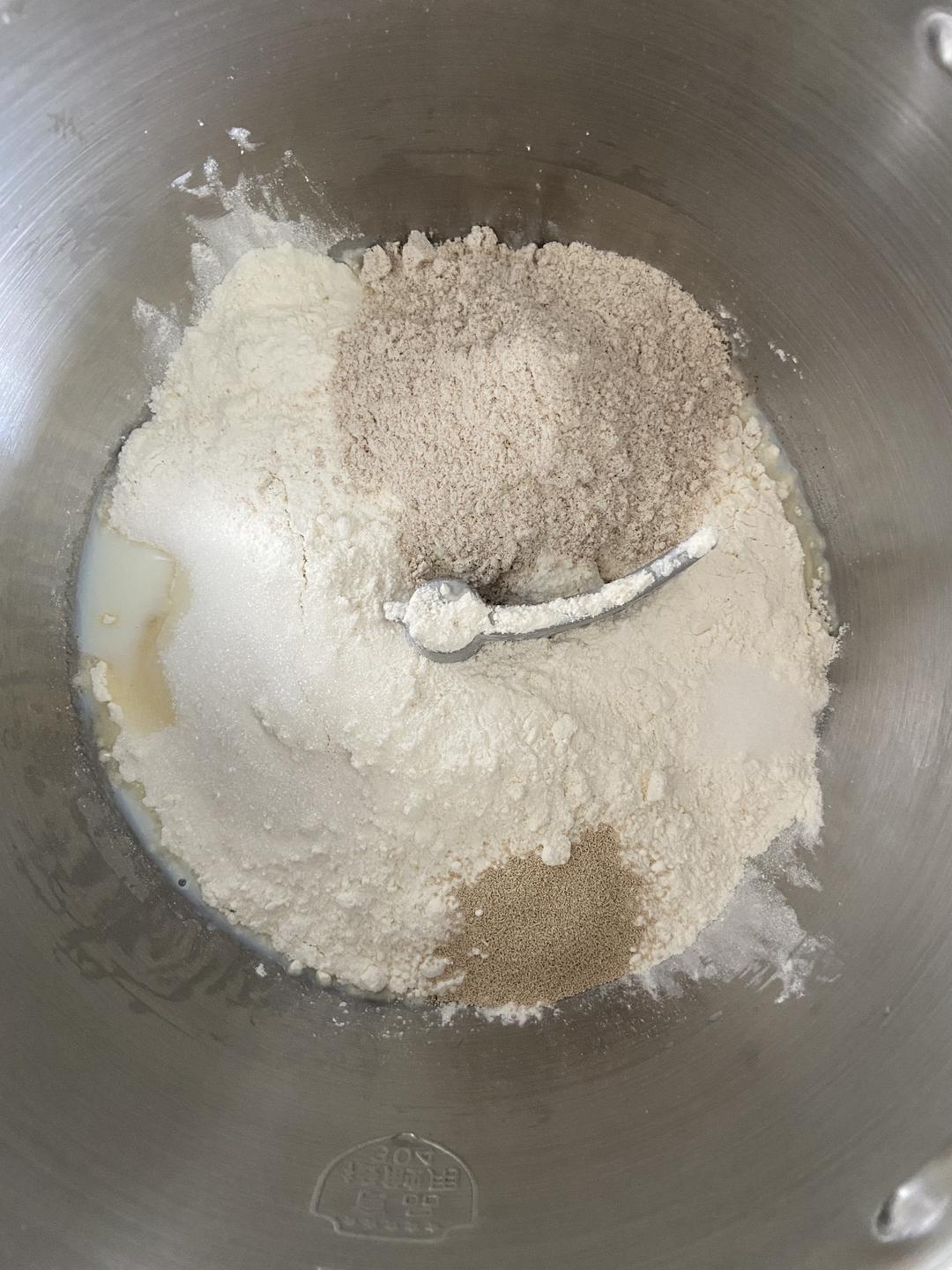 纯奶手撕吐司的做法 步骤1