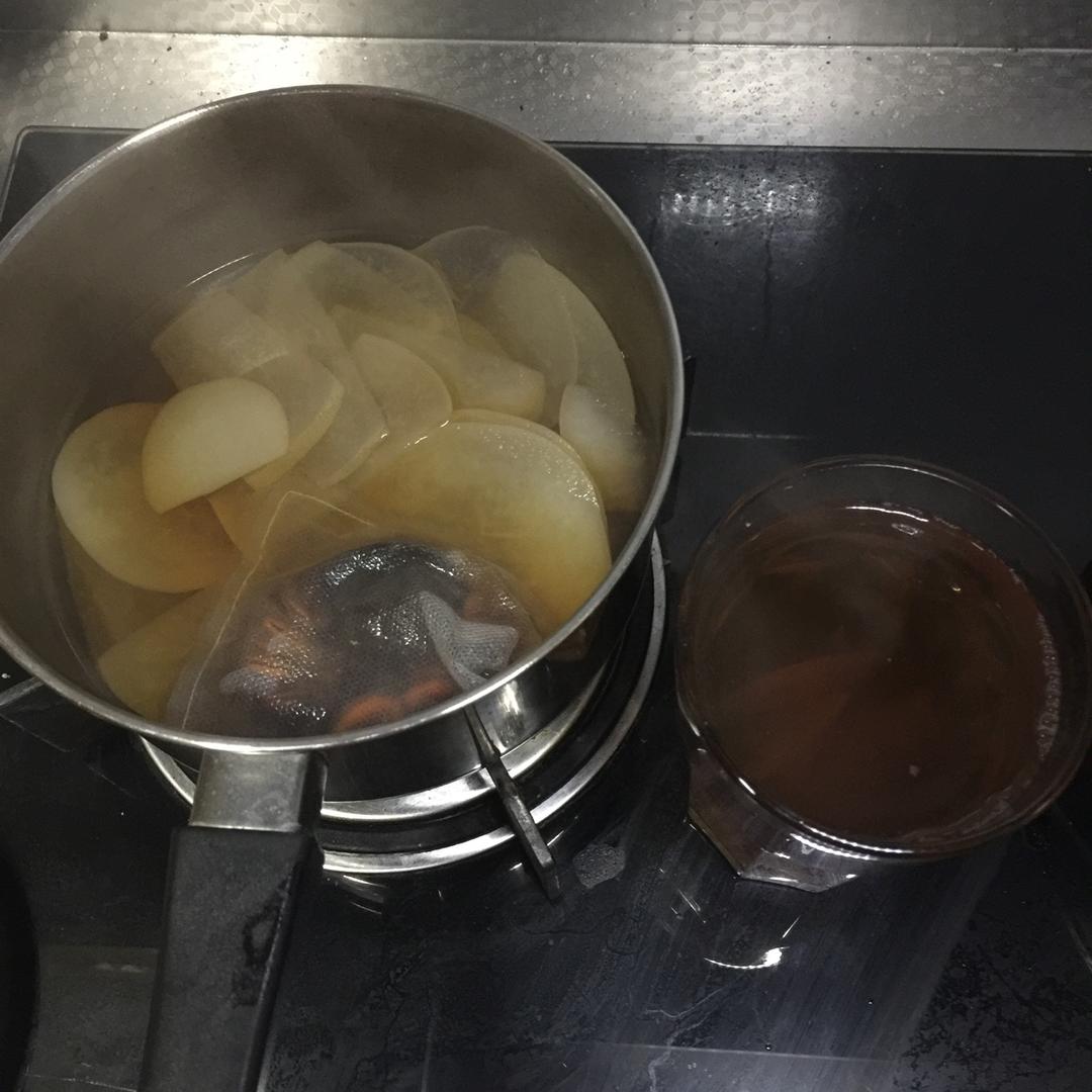 清咽利肺、止咳化痰之首选-罗汉果炖梨水