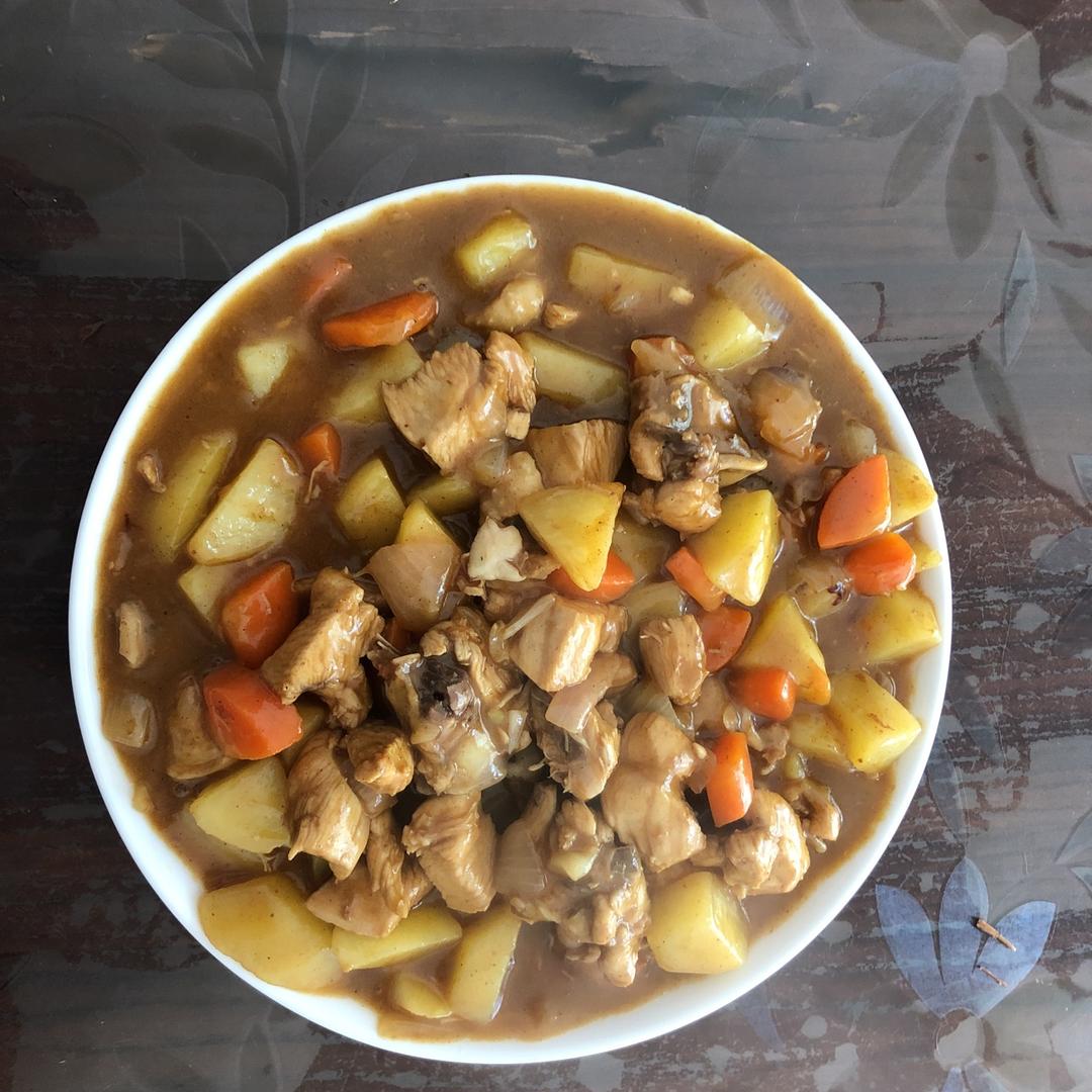 土豆咖喱鸡肉饭