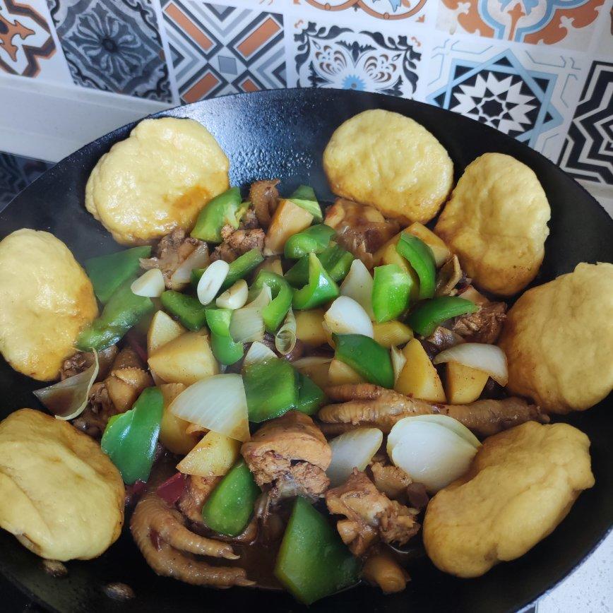 地锅鸡，教你贴饼子好吃的小技巧~