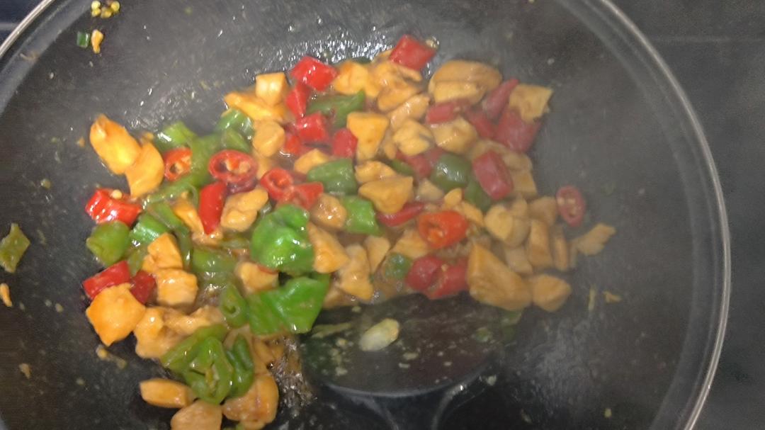 超级下饭   甜椒炒鸡丁       青椒炒鸡丁鸡胸脯