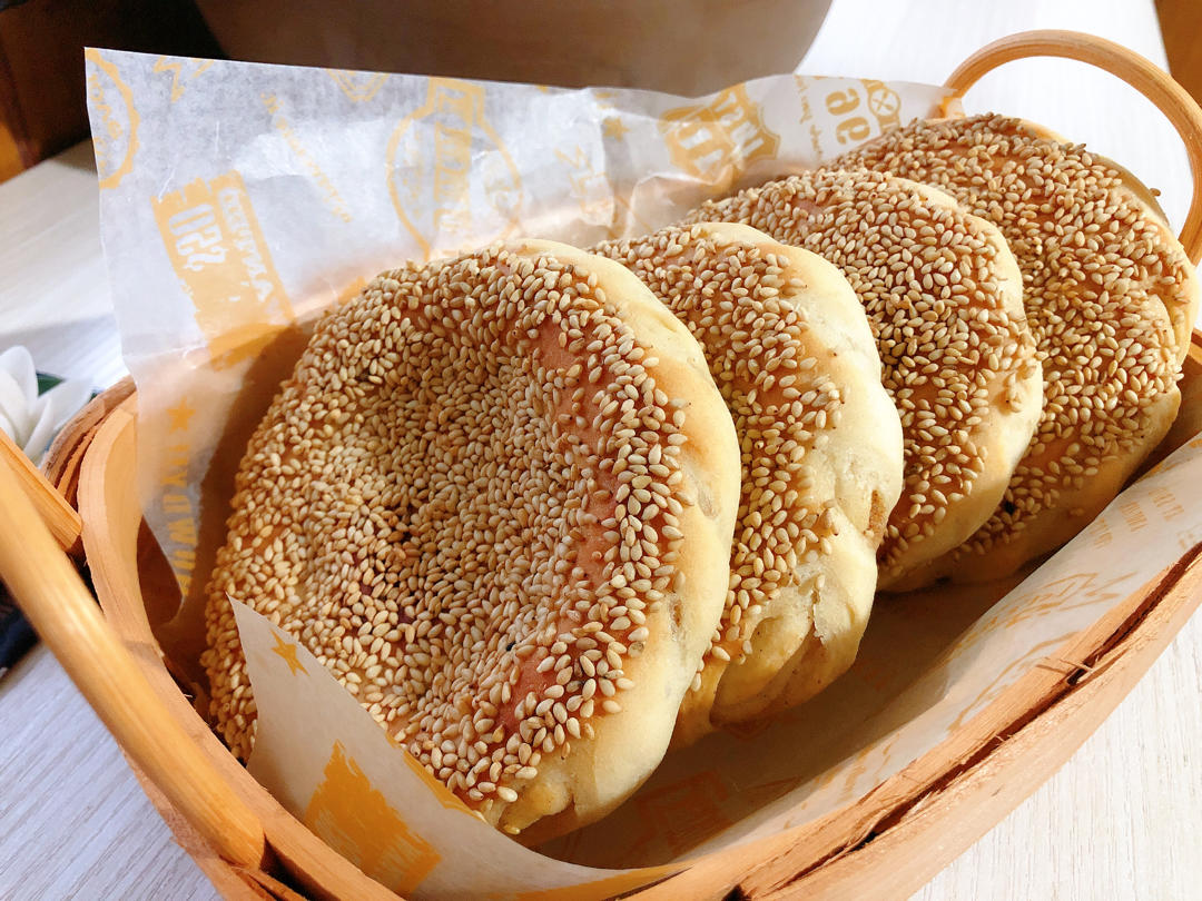 紫绯鱼做的大烩菜高炉烧饼