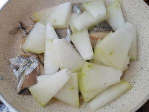玉鲳鲞烧冬瓜的做法 步骤5