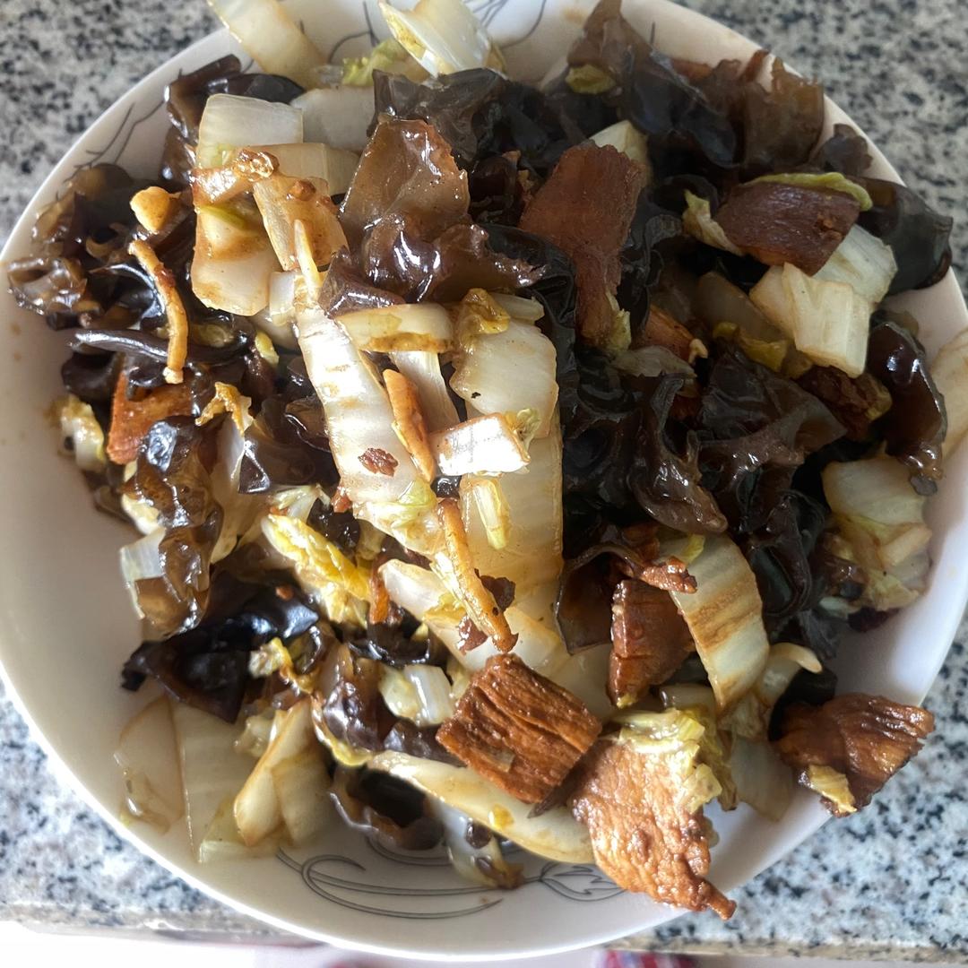 白菜木耳炒肉