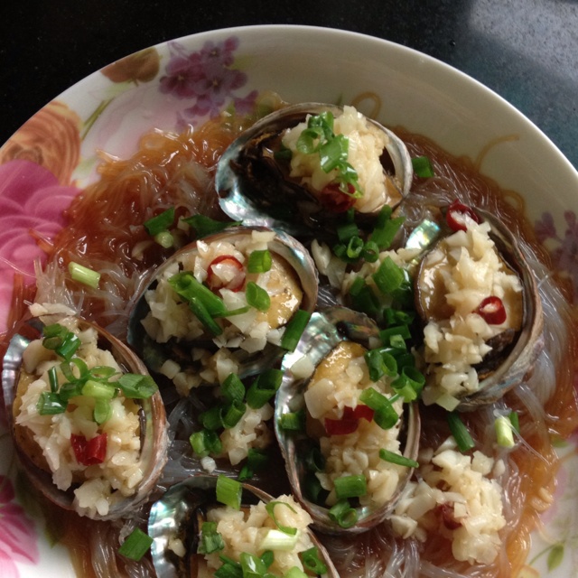 蒜蓉粉丝蒸鲍鱼