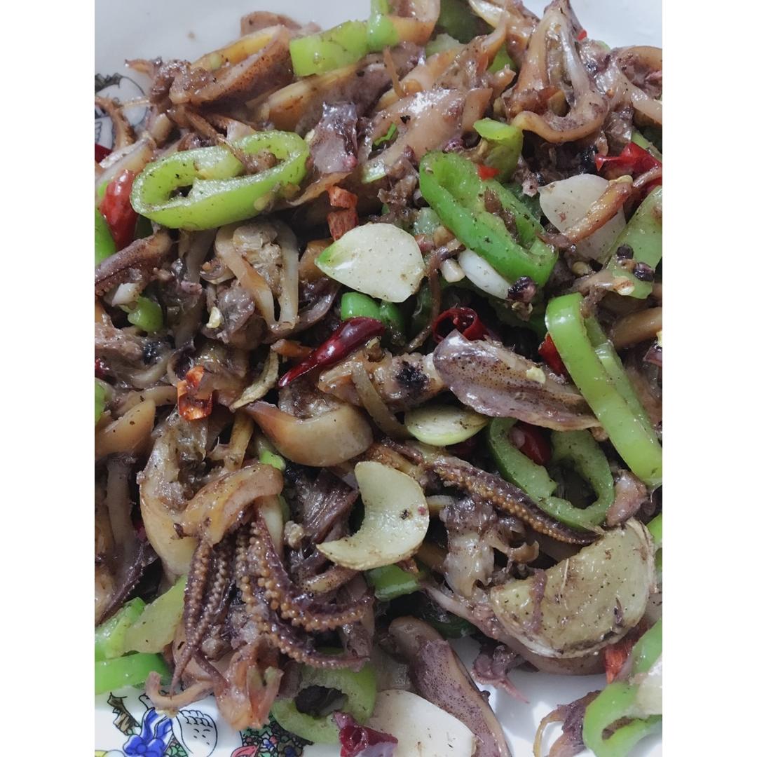 双椒炒墨鱼