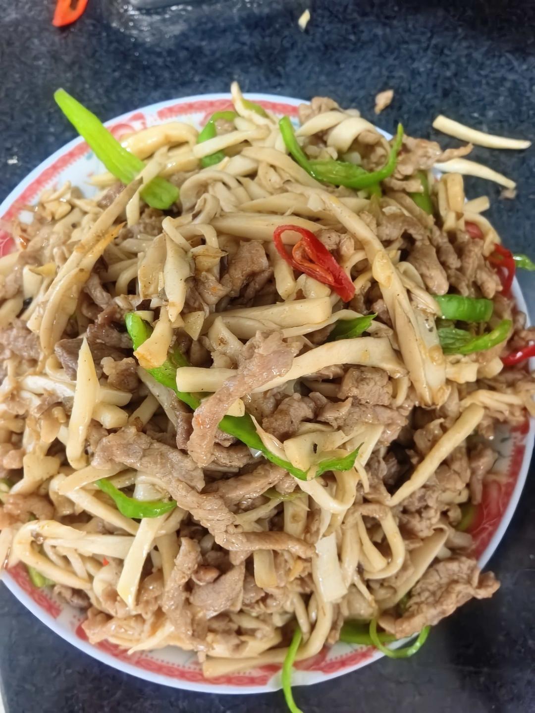 杏鲍菇炒肉