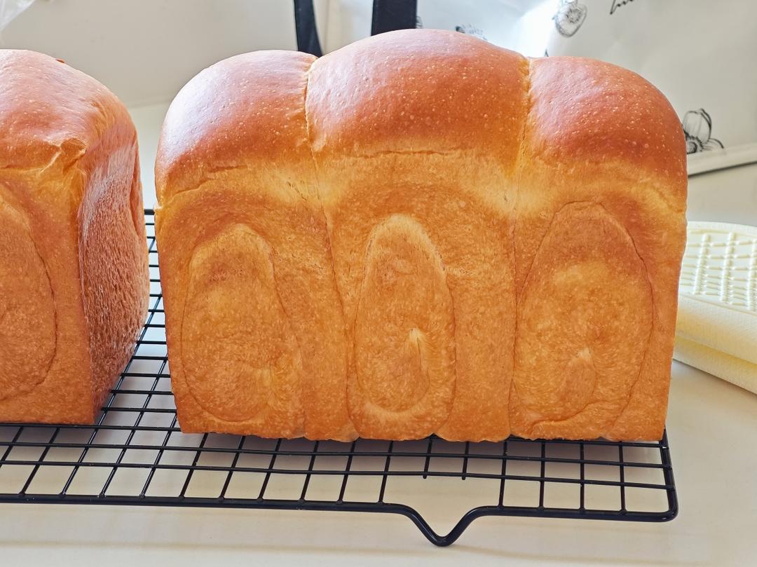 奶香纯粹的重料淡奶油吐司