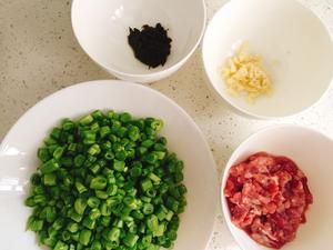 橄榄菜肉沫炒四季豆的做法 步骤1