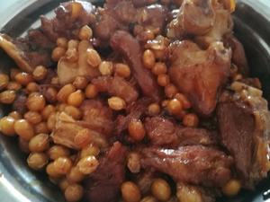 广式黄豆焖猪脚的做法 步骤2