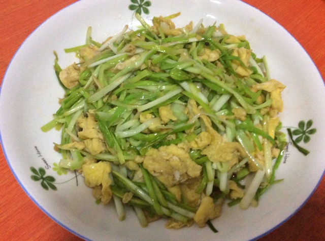 蒜苗炒鸡蛋