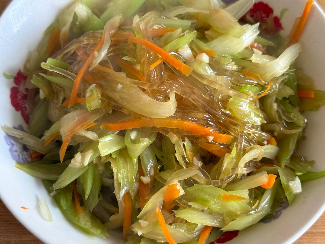 芹菜炒粉丝