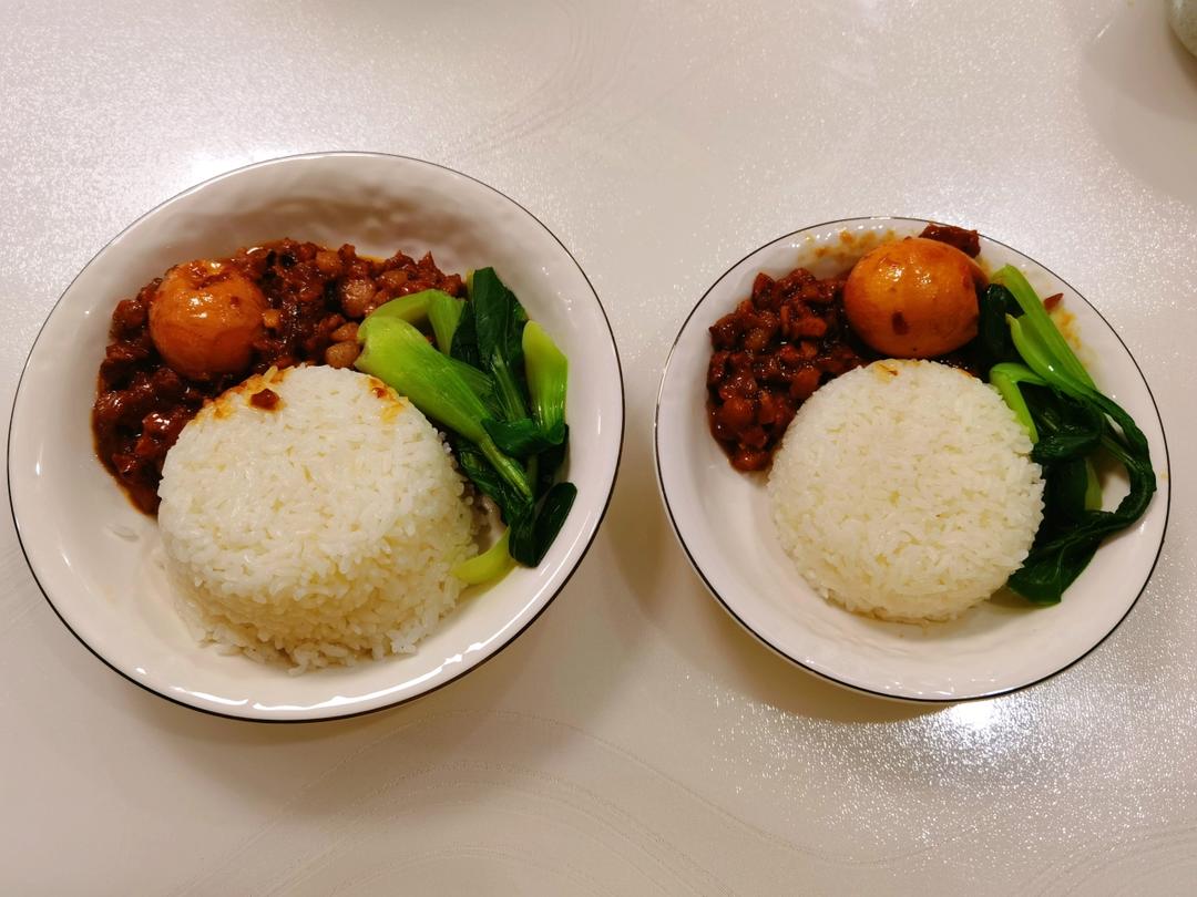 洋葱酥卤肉饭