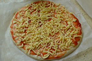 黑橄榄培根脆底披萨的做法 步骤10