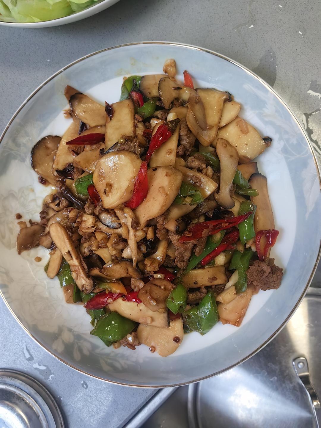 杏鲍菇炒肉丝