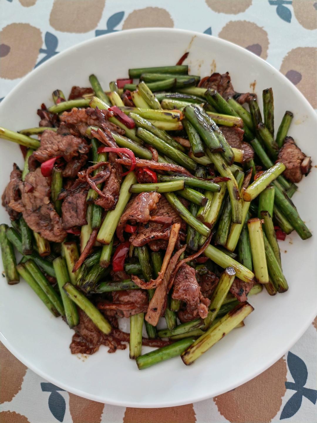 蒜苔炒牛肉
