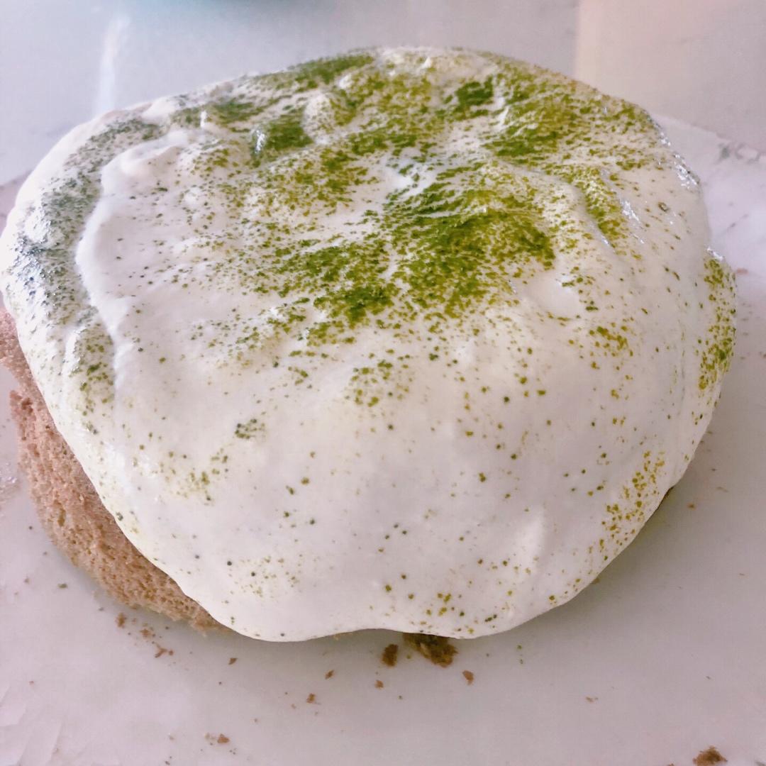 抹茶爆浆奶盖蛋糕