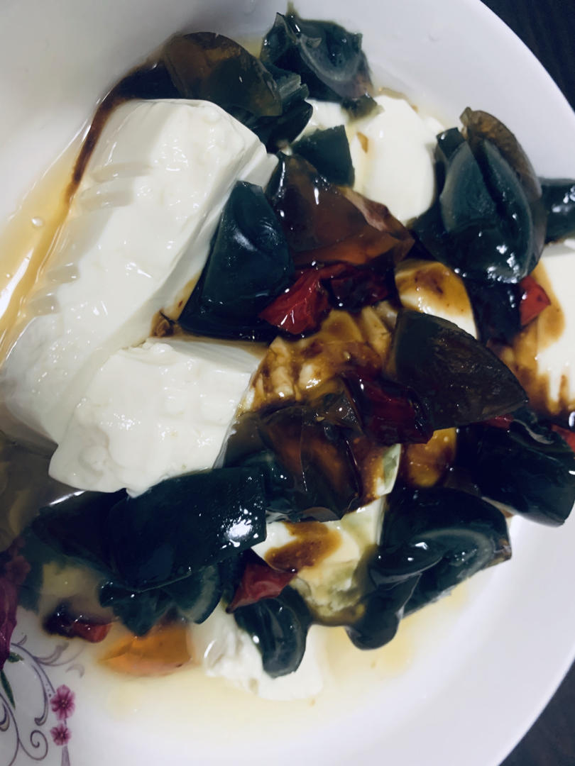 皮蛋拌豆腐