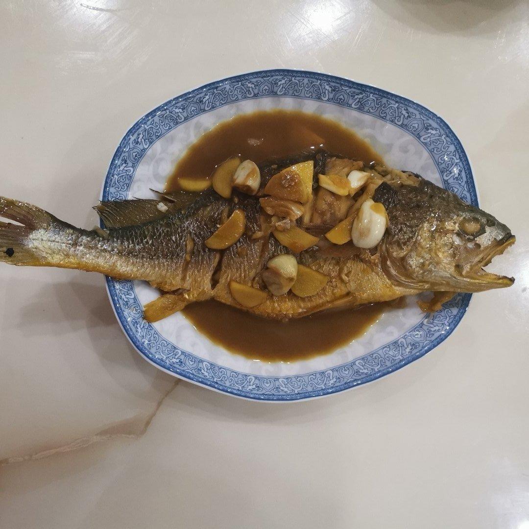 红烧黄鱼—鱼皮不破的小窍门