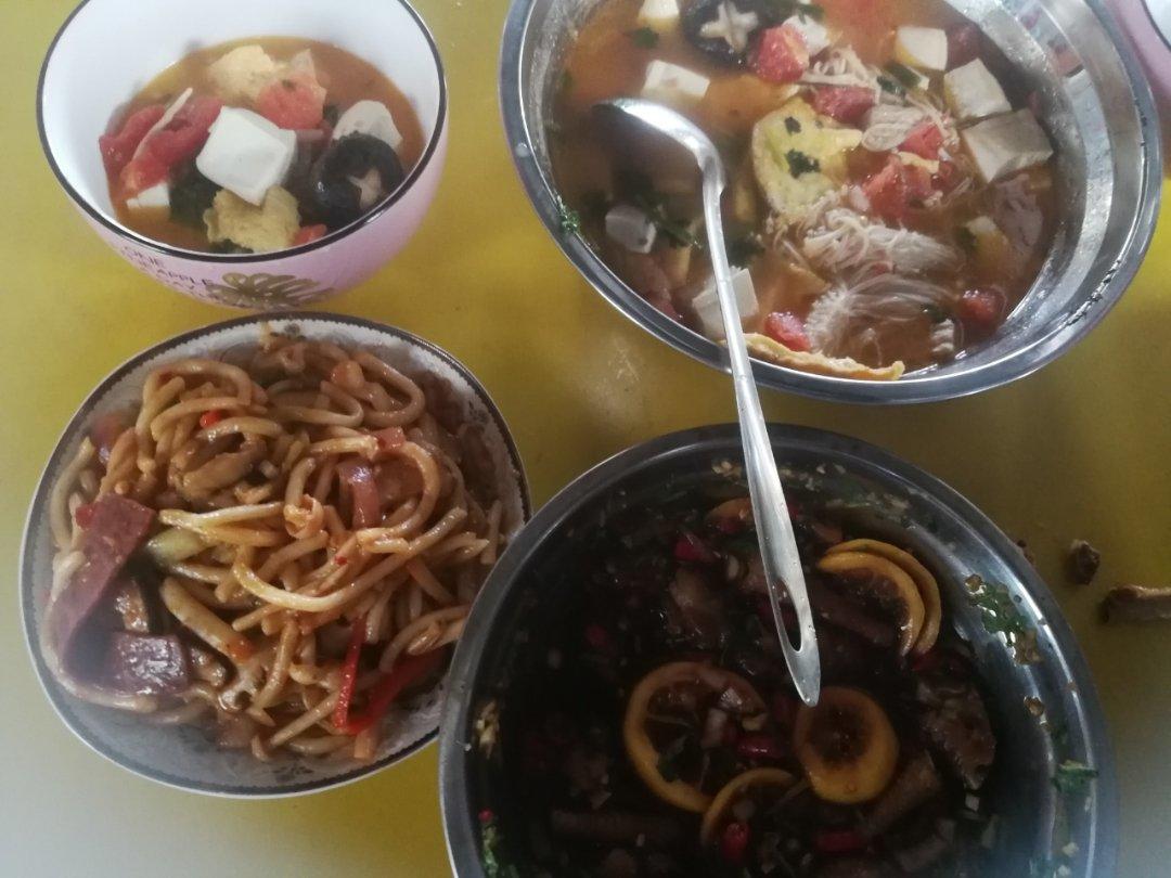 黑胡椒炒乌冬面