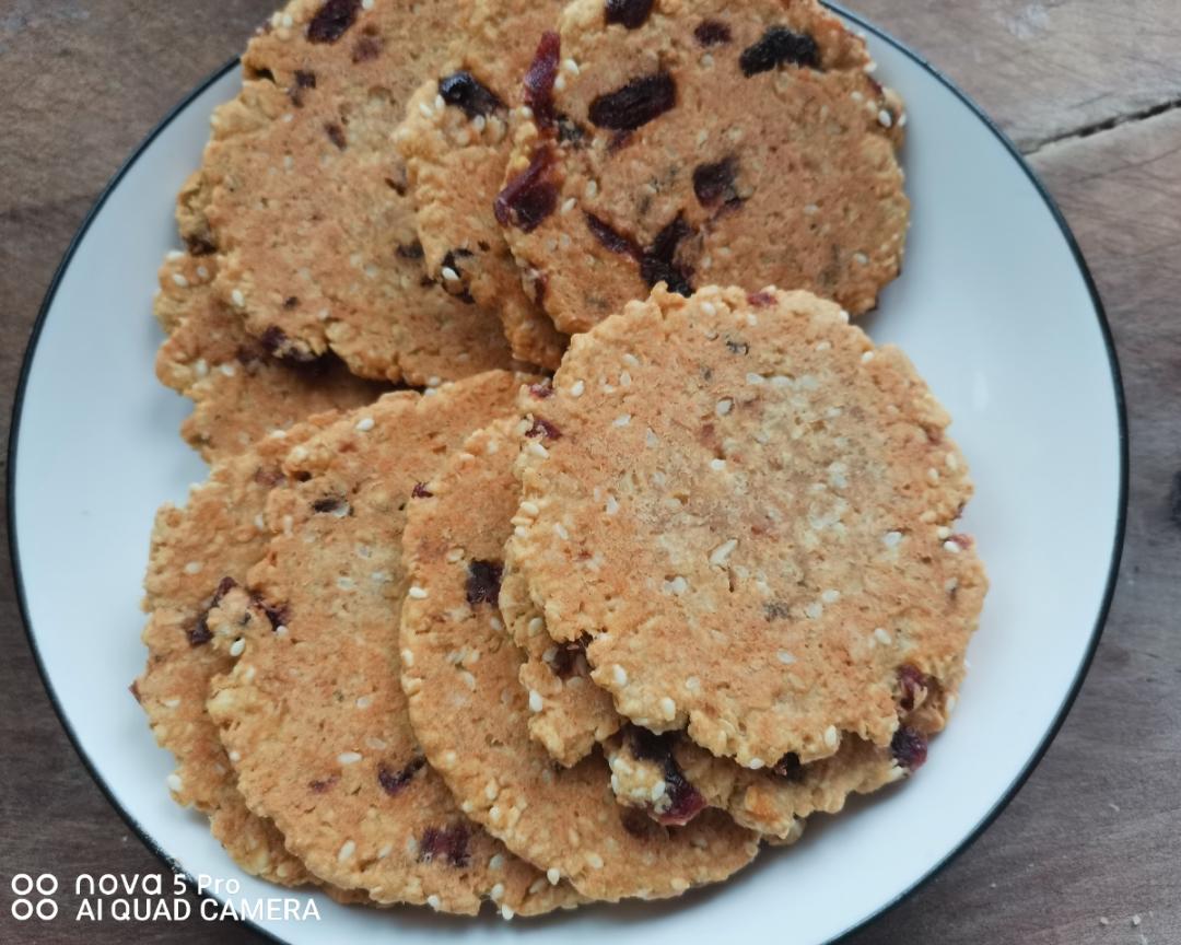 低糖低油版芝士燕麦蔓越莓饼干（消耗芝士，燕麦）的做法