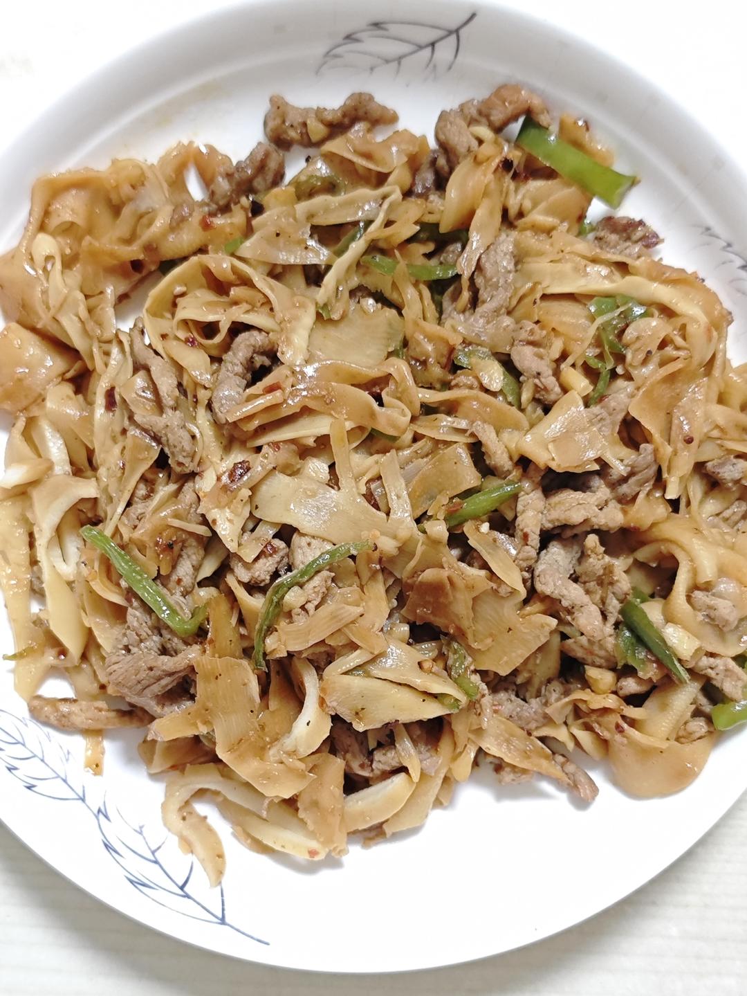 蒜苗笋丝炒肉丝