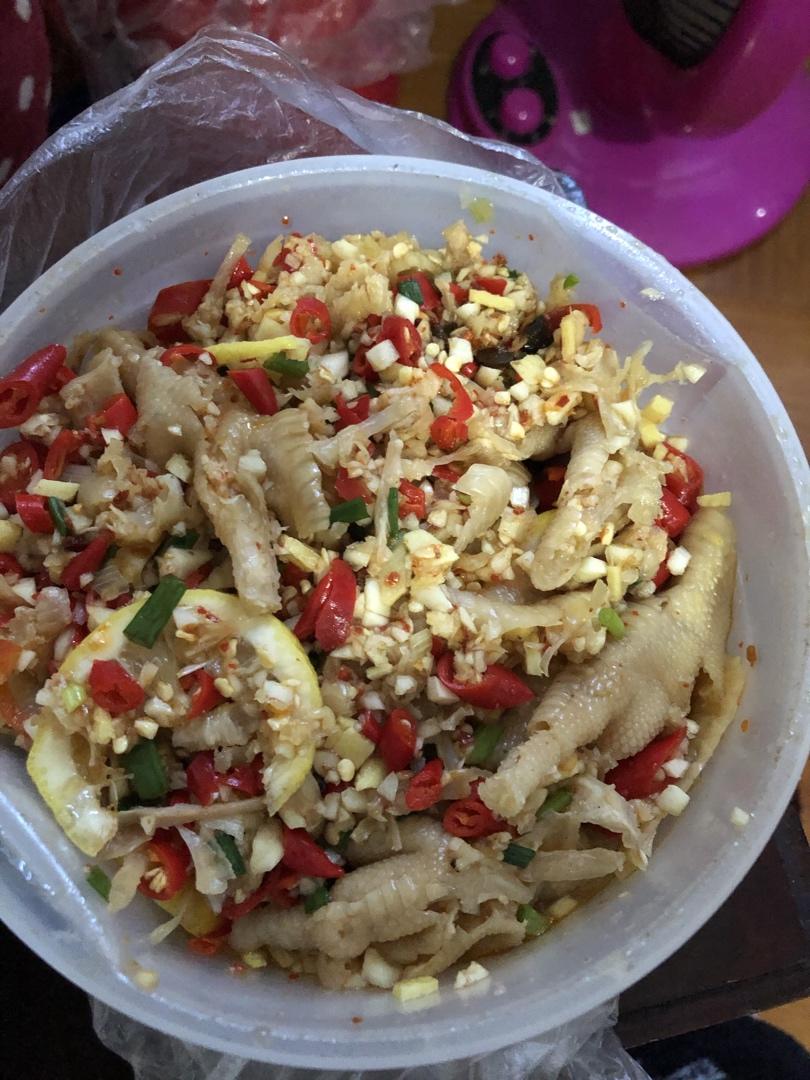 【酸辣无骨凤爪】