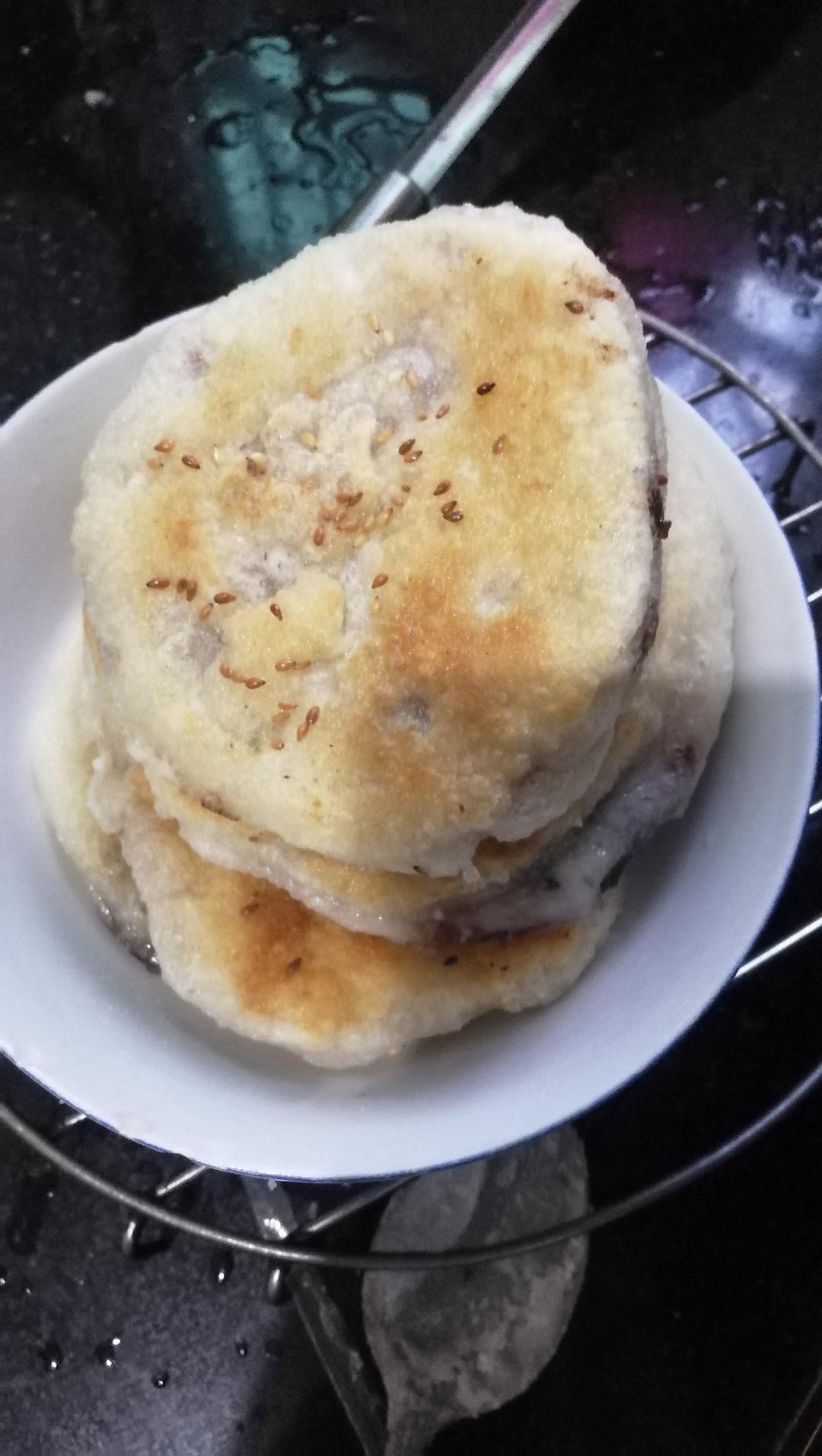 小赖皮麻麻做的糯米豆沙饼