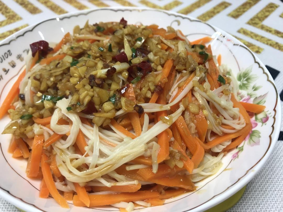 米饭杀手，好吃到舔盘的胡萝卜拌金针菇，10分钟就可以搞定
