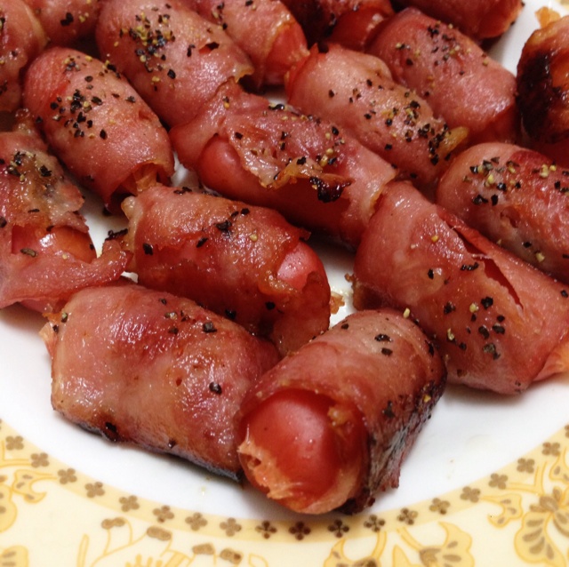 Pigs in blankets 毯子裹猪猪