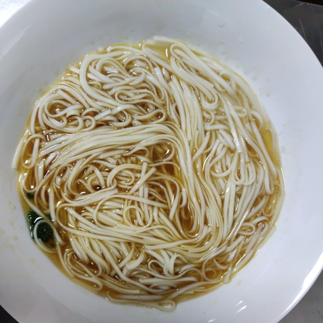 一碗热汤面