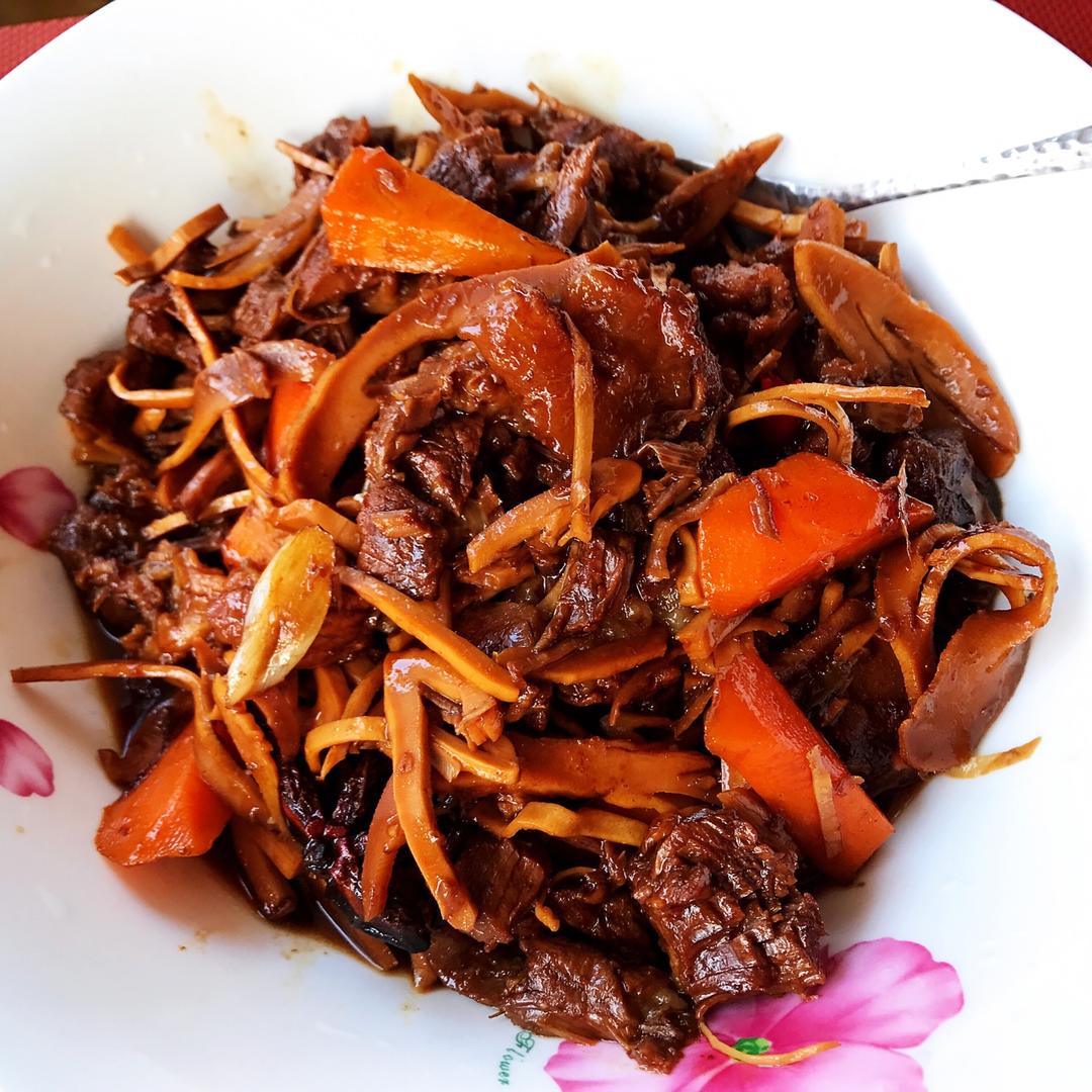 笋子烧牛肉